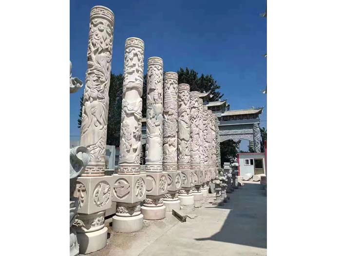 石雕龙柱