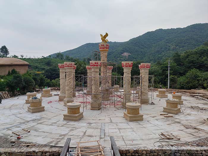 石雕龙柱